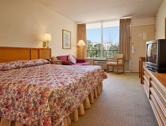 Ramada And Branson
