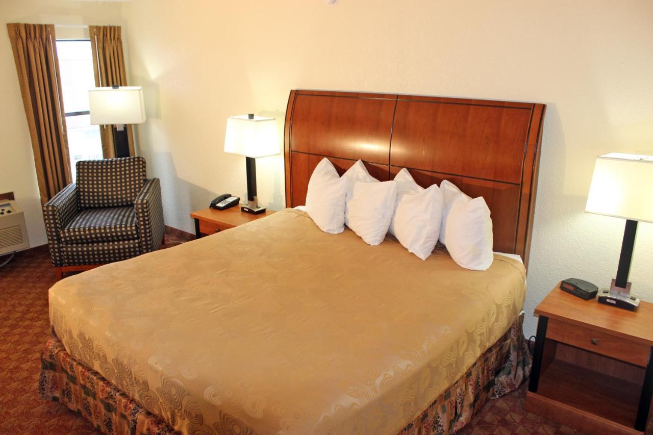 Hotel Angel - By The Strip